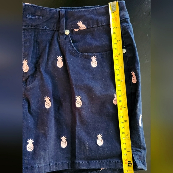 Crown & Ivy Pink Pineapple Shorts - Picture 5 of 9